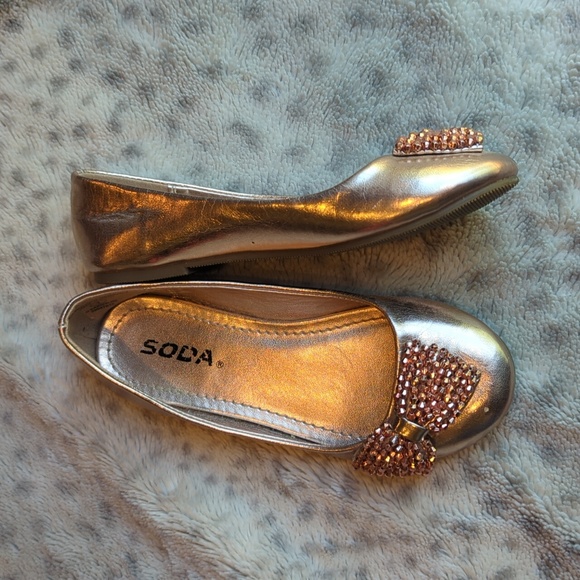Soda size 1 Girls Rose Gold Bow Flats - Picture 2 of 4